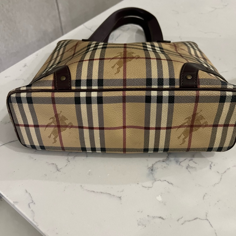 Burberry Full Leather , short handle, Medium size - Picture 6 of 13
